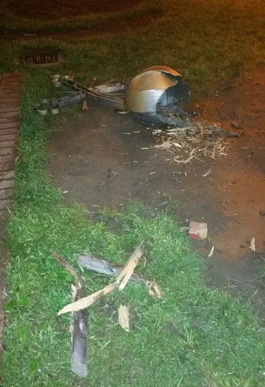 Pericol la paranghelia Focșaniului: o cruce de pe biserica din Piața Unirii a căzut de pe cupolă