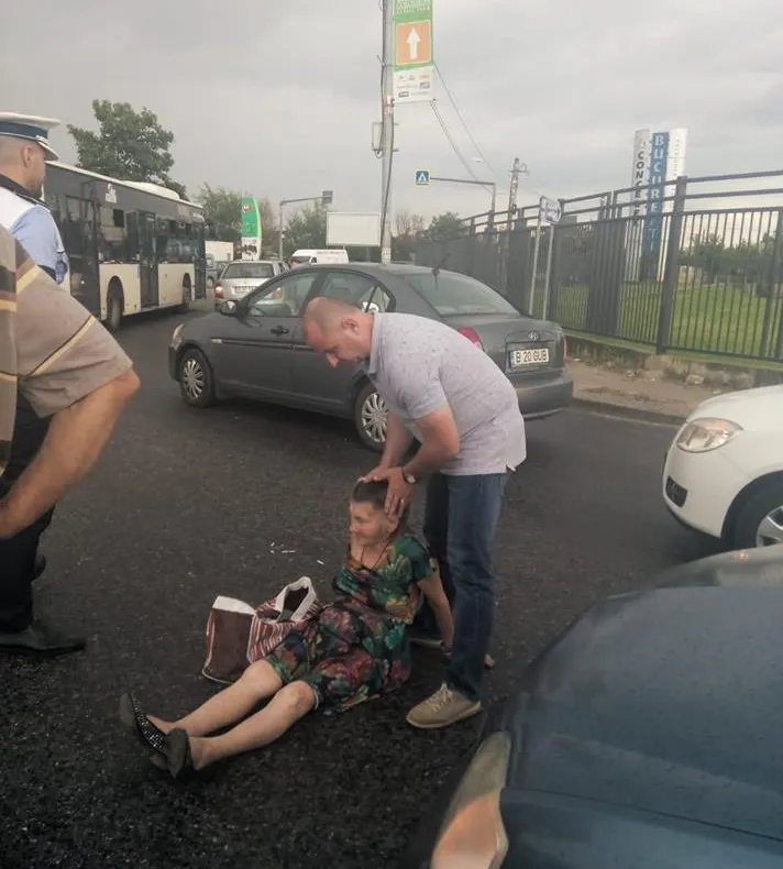 ULTIMA ORĂ   Doi jandarmi din Vrancea au acordat primul ajutor victimei unui accident produs în București