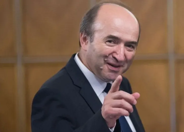 ALERTĂ Vrânceanul Tudorel Toader îl scapă pe Dragnea de condamnare