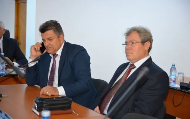 ULTIMA ORĂ Viceprimarul Focșaniului, Marius Iorga, cercetat de DNA pentru că a șantajat un consilier local și i-a amenințat soția cu moartea
