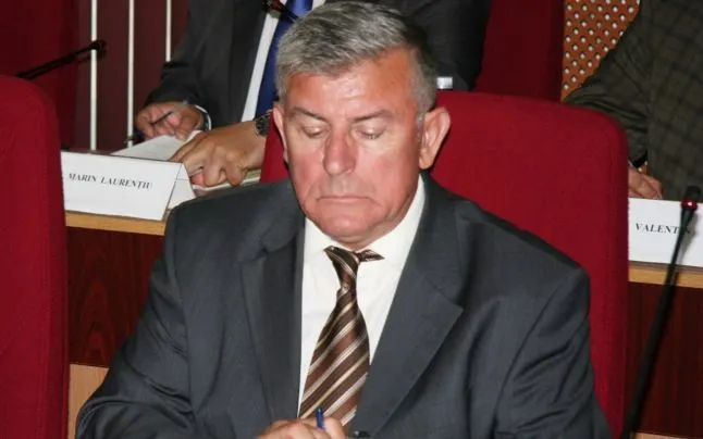 ULTIMA ORĂ   După scandalul imaginii trucate cu președintele Iohannis, consilierul județean PSD Constantin Guguianu a demisionat