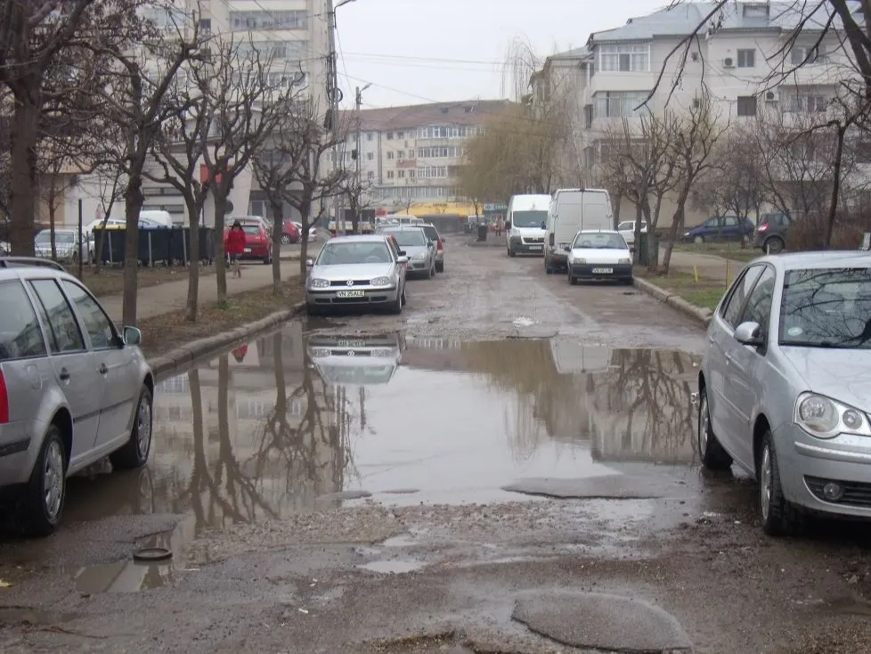 Primarul se schimbă, promisiunile rămân la fel. Străzile promise de Misăilă au fost ”asfaltate” și acum 3 ani
