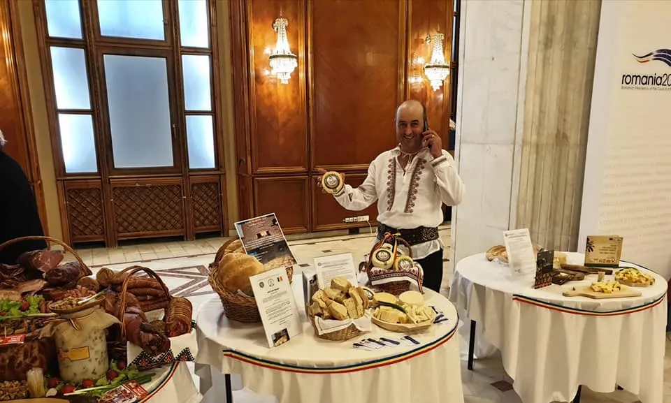 FOTO   Produsele tradiționale din Vrancea, degustate la Palatul Parlamentului