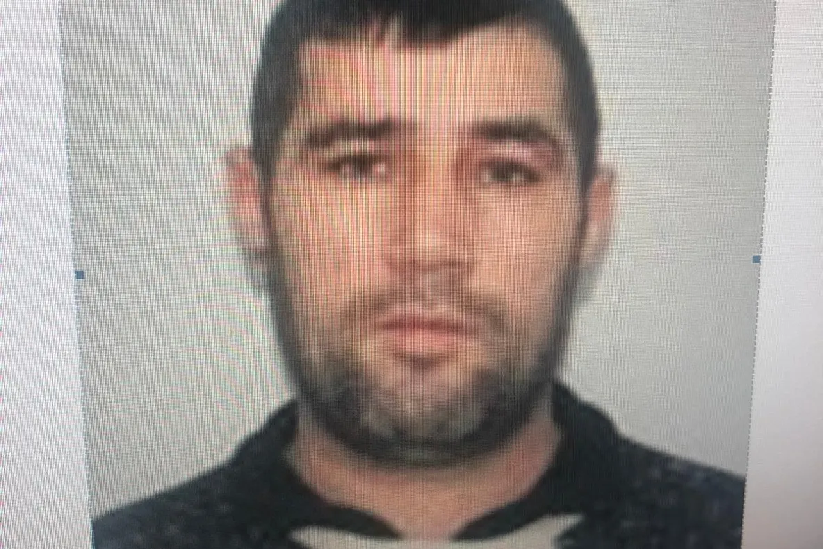 ULTIMA ORĂ   Deținutul evadat fusese condamnat pentru omor calificat. Era în regim deschis și se afla la muncă la Golești
