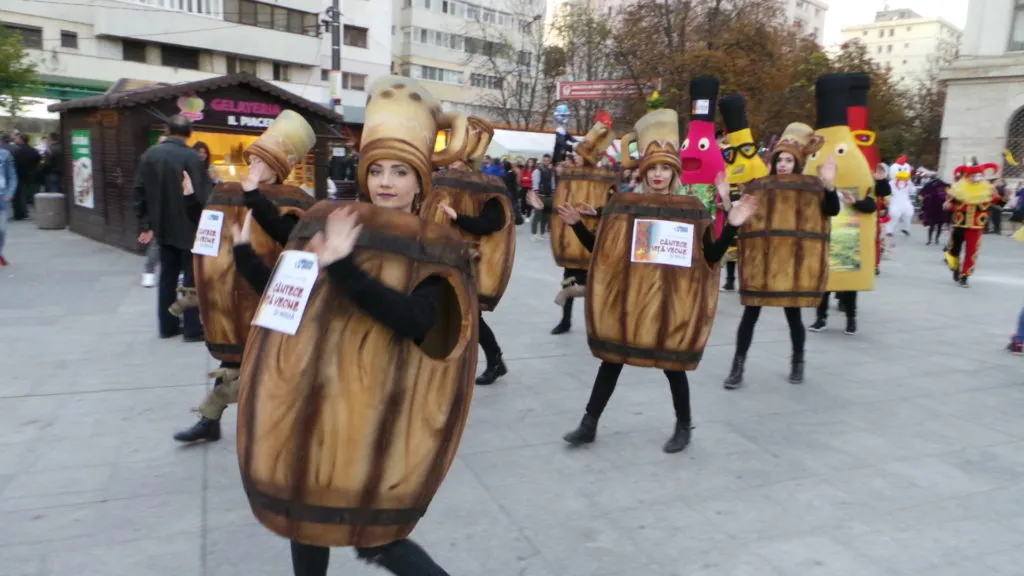 Traficul se supraaglomerează în Focșani. Se închid câteva sectoare de străzi, de Festivalul Bachus