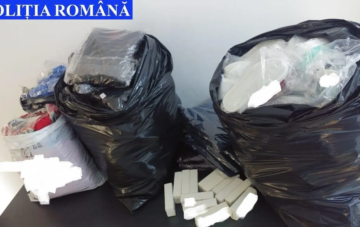 Captură de produse contrafăcute, aduse din Turcia pentru a fi vândute în România