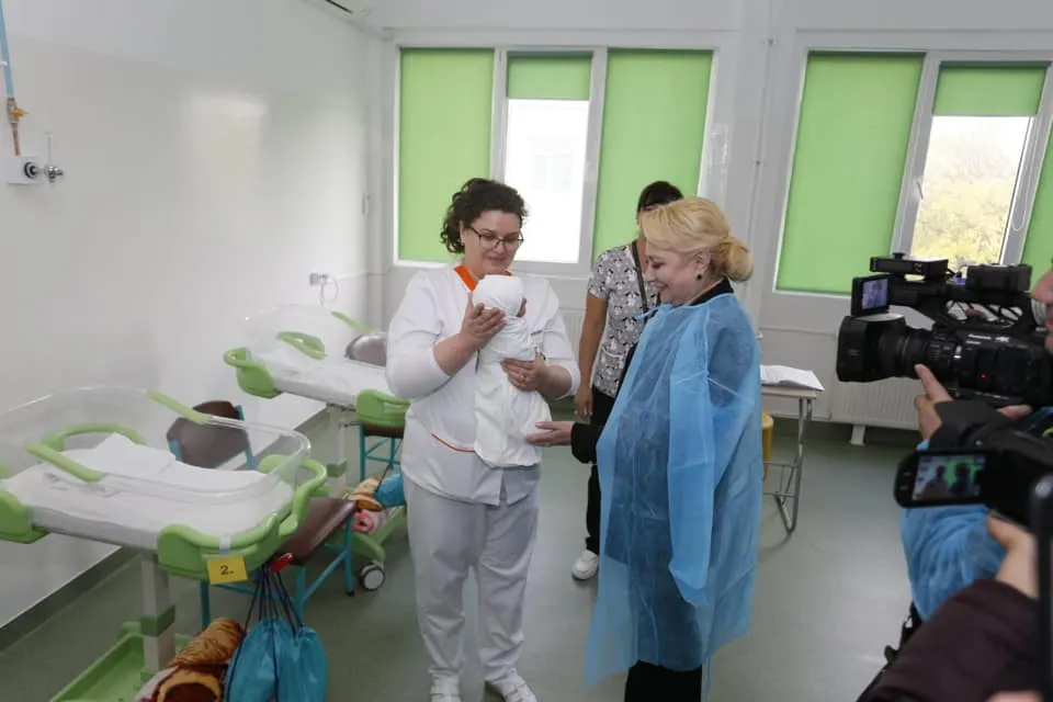 ULTIMA ORĂ ONG-ul Reset, din Iași, a sesizat DSP Vrancea în cazul bebelușilor folosiți electoral de Dăncilă