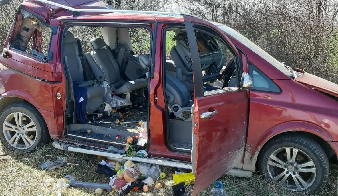Accident între o vidanjă și un autoturism. O femeie a murit, alte două sunt rănite