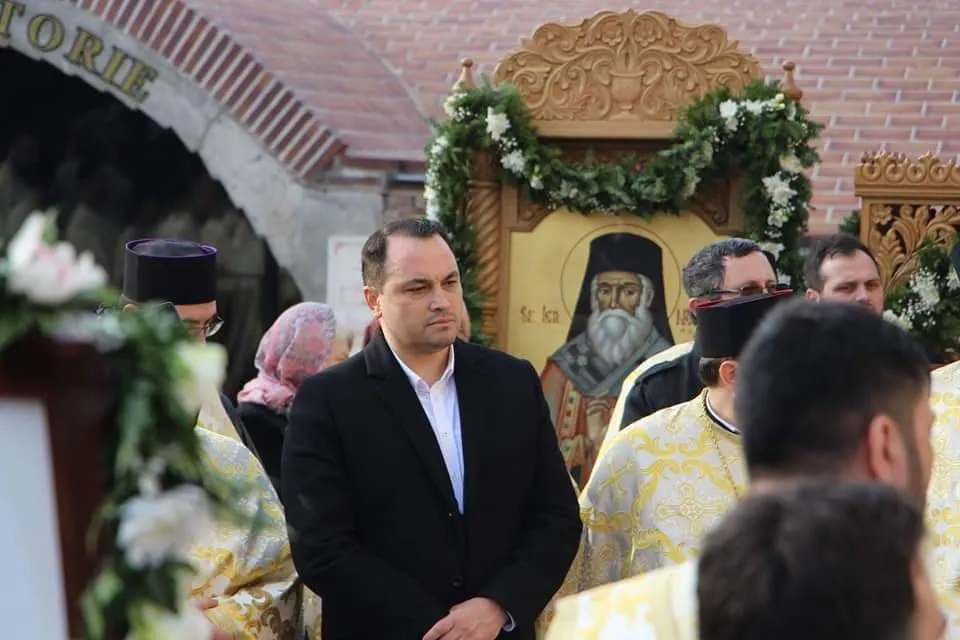 HALUCINANT Primarul Focșaniului: împărtășania cu lingurița nu face rău la nimeni. Este putere divină