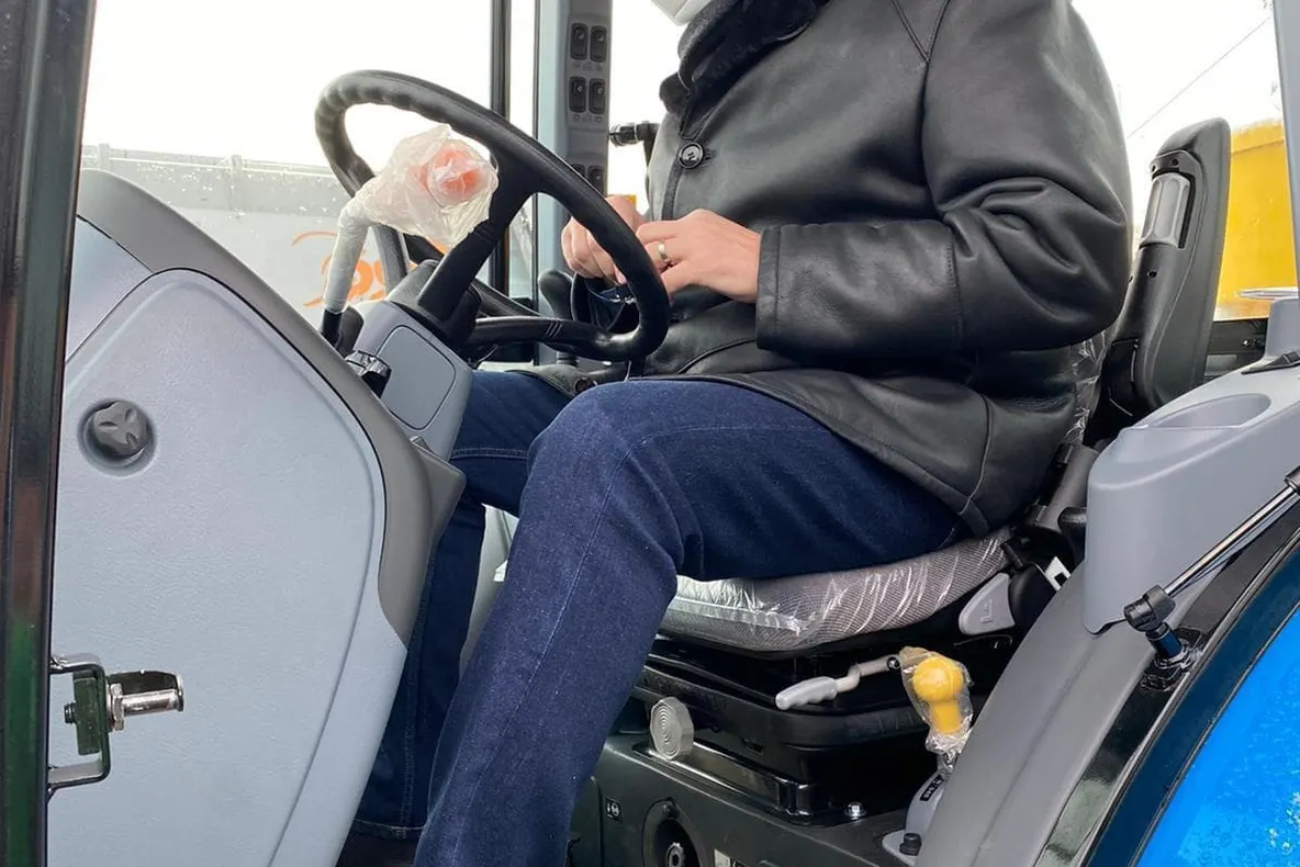 VIDEO Primarul Focșaniului continuă derapajele la adresa unei viceprimărițe: POATE DĂ TRACTORUL PESTE DUMNEAVOASTRĂ