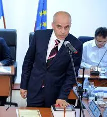 Consilierul focșănean Emi Gongu, amendat de CNCD pentru că le-a spus viceprimărițelor că nu au copii