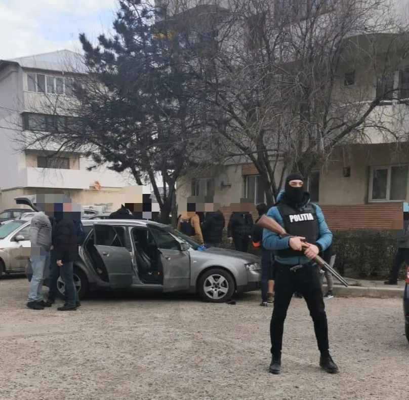 VIDEO Hoți dotați cu tehnică specială - prinși în flagrant la Focșani după 8 luni de filaj al Poliției