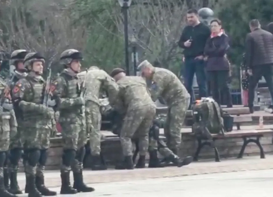 VIDEO Un militar a leșinat la Focșani în timpul discursului premierului Nicolae Ciucă