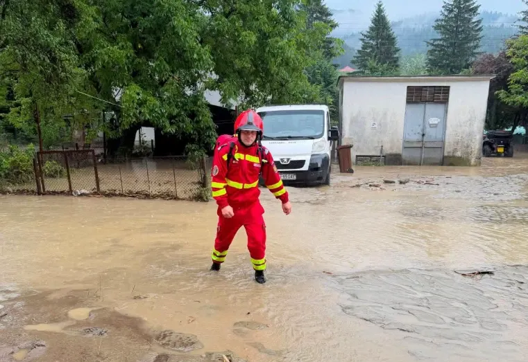 Bilanțul IGSU după o zi de coșmar. 29 de localități din 16 județe afectate de urgia apelor