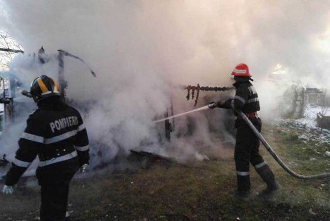 Focșani: incendiu la o anexă din Obor