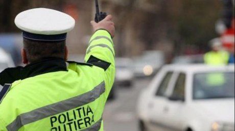 Mai multe infracțiuni descoperite de polițiști la o banală oprire în trafic