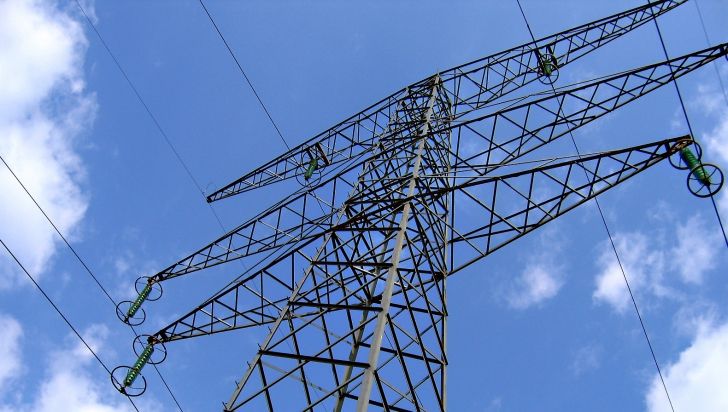 ULTIMA ORĂ  Avarie la rețeaua de distribuție a energiei electrice în zona de est a Focșaniului
