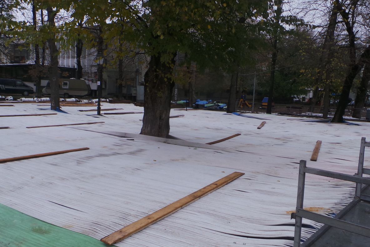 NOAPTEA MINȚII Primarul Misăilă vrea patinoar printre copaci, la Focșani