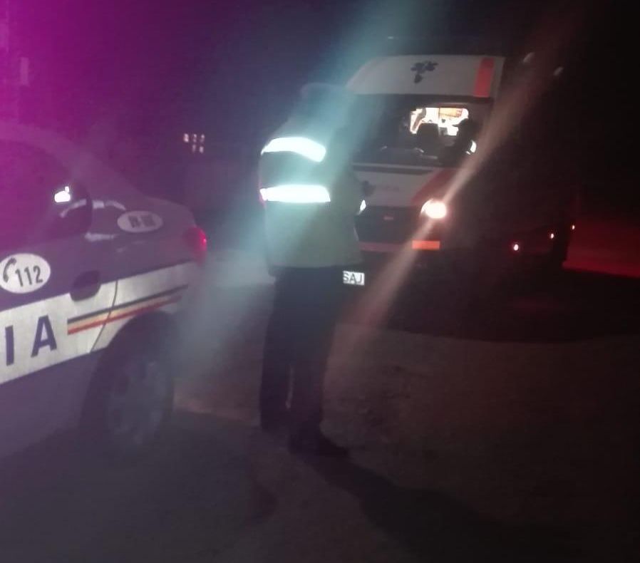 Femeie cu intenții sinucigașe, salvată la timp de polițiști