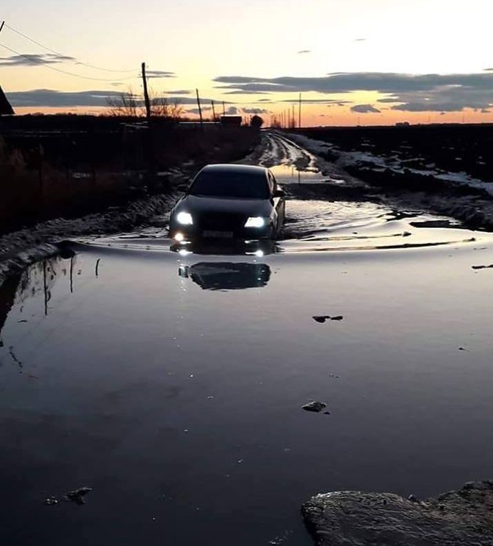 VRANCEA LUI OPRIȘAN: Drumul Județean DJ202E - Sihlea- Voetin-Râmnicu Sărat arată ca un lac