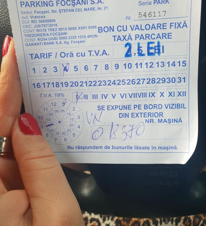 Primarul Misăilă a scumpit parcarea în Focșani, pe aceleași străzi pline de gropi și crăpături în asfalt