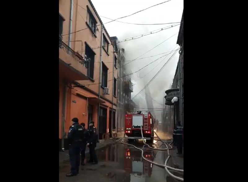 ULTIMA ORĂ   Pompierii au găsit trupul carbonizat al unui bărbat într-o casă din Adjudu Vechi