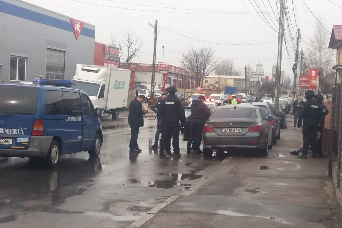 ULTIMA ORĂ   Inculpații din dosarul de camătă, șantaj și proxenetism au scăpat de cătușe
