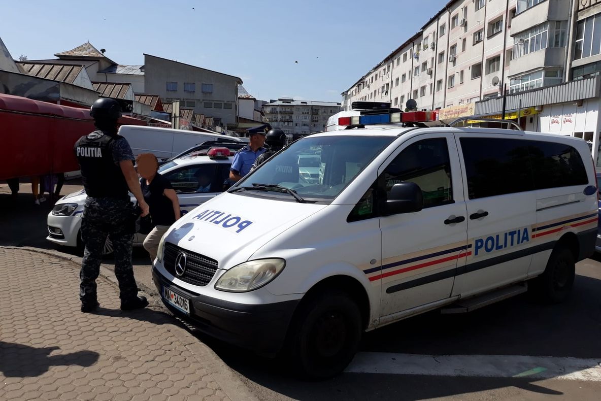 FOTO   IPJ Vrancea: controale și sancțiuni la comercianții fără documente legale