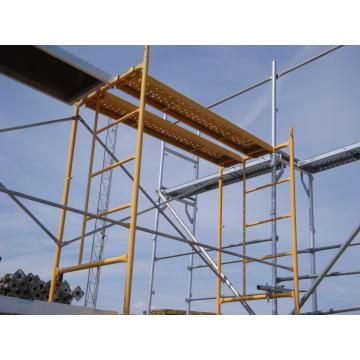 ULTIMA ORĂ   Un muncitor a căzut de pe o schelă