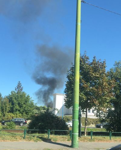 Panică în centrul Focșaniului. Au ars materiale combustibile în subsolul unui bloc