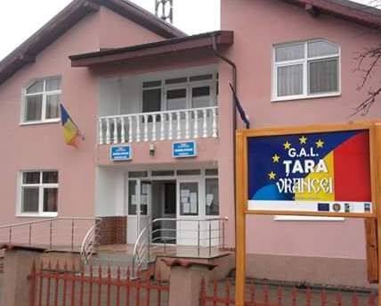Supărat că l-a părăsit, un bărbat a anunțat poliția că fiica și concubina lui au fost răpite