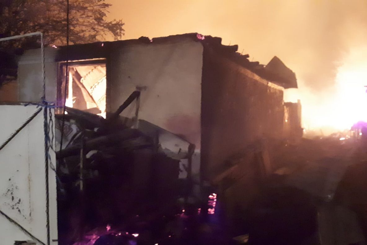 Trei șire de lucernă au ars, azi noapte, la Odobasca