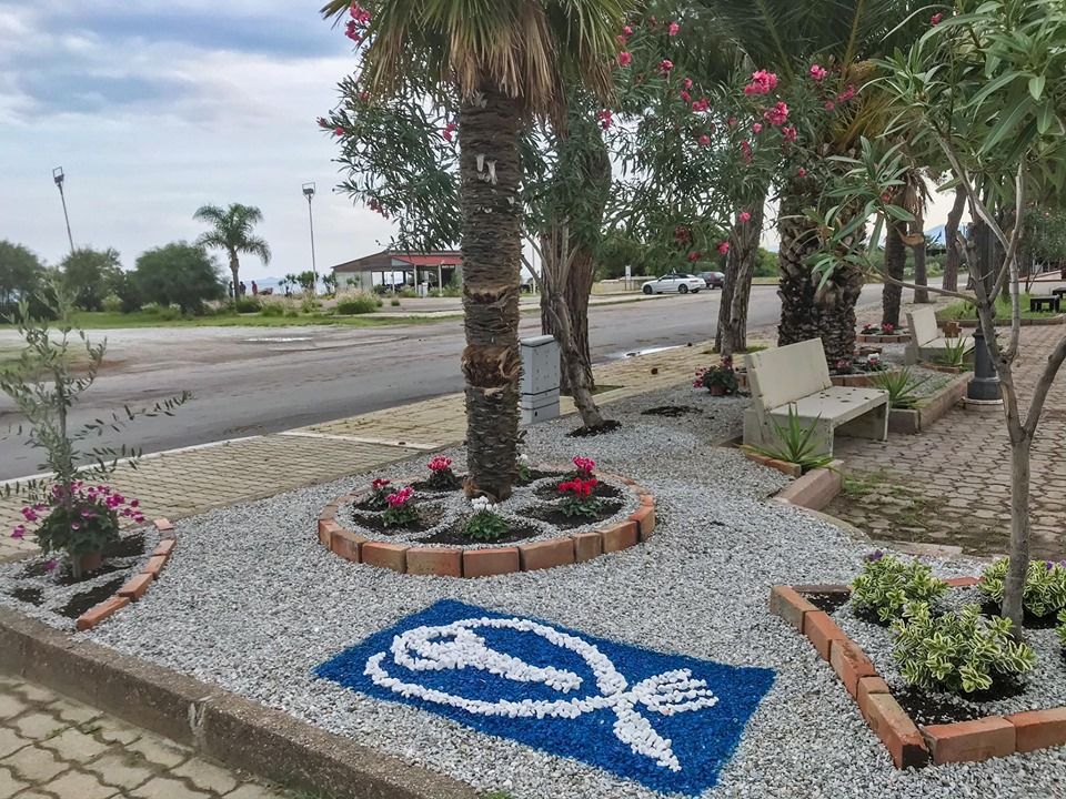 Un vrâncean șomer i-a impresionat pe italieni: a reparat parcul dintr-o localitate din Sicilia, în mod voluntar