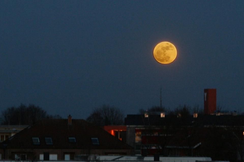 FENOMEN Super Luna de Zăpadă atinge punctul maxim mâine - duminică