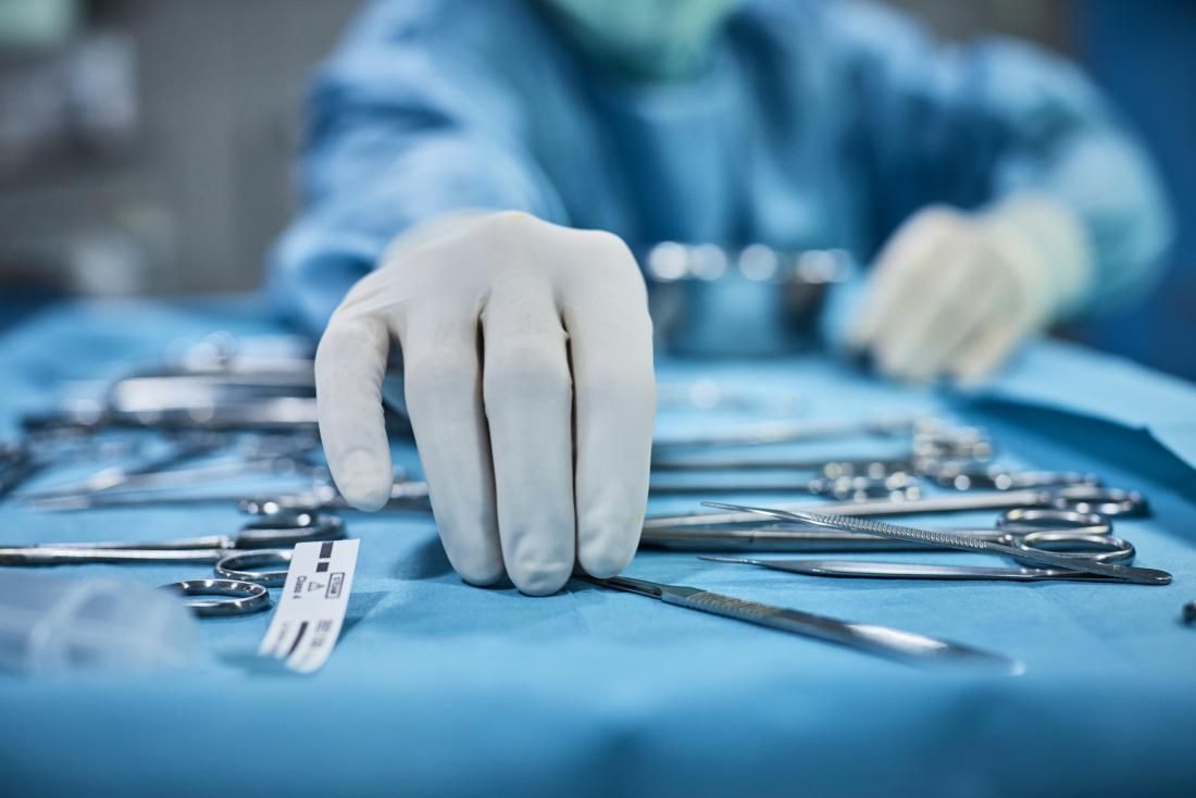 Acuzații grave în cazul băiatului de 4 ani mort pe masa de operație: "copilul striga de pe masa de operație!"