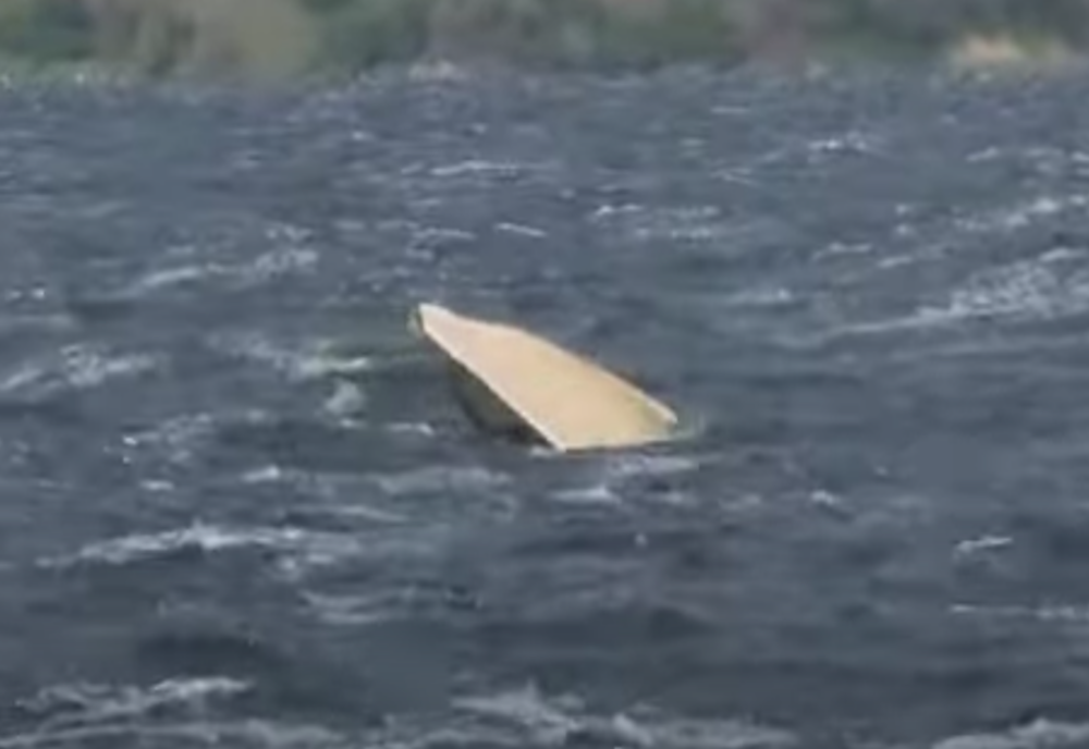 Pescar găsit mort în râul Siret, după ce a fost căutat ore în șir de scafandrii - Moarte suspectă