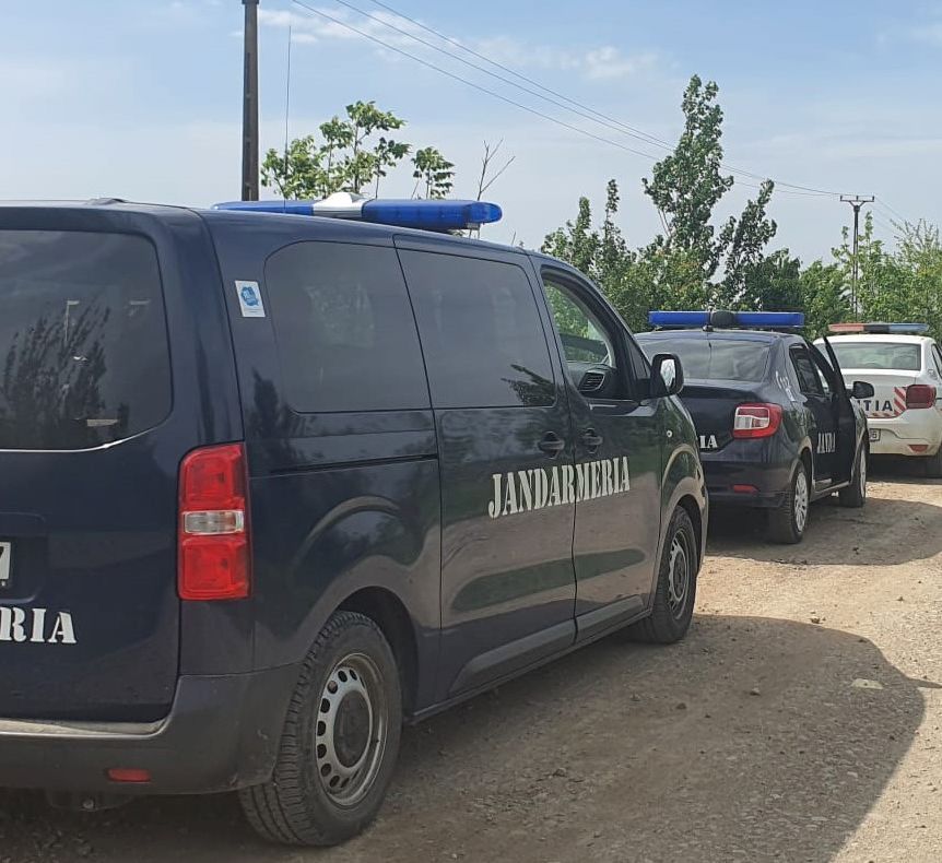 Un vrâncean a încercat să se sinucidă cu o butelie, un topor și un cuțit