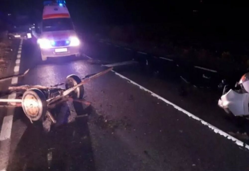 Bărbat rănit după ce a intrat cu căruţa nesemnalizată pe DN23, din județul Vrancea. Avea o alcoolemie de aproape 2 mg/l