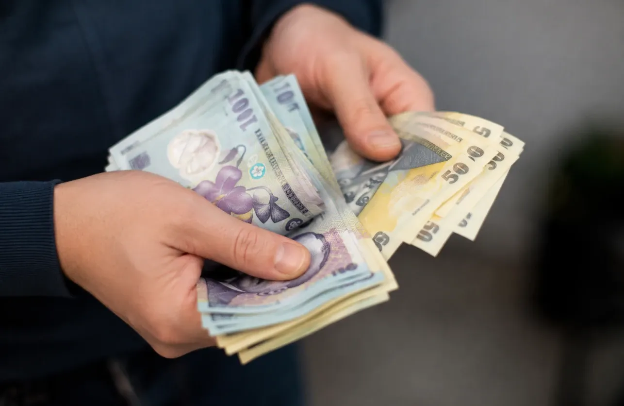 Salariile uriașe din agențiile de stat: peste 44.000 de lei lunar