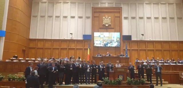 parlamentari protest