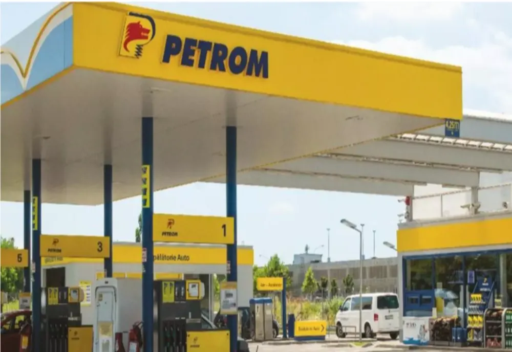 Petrom a scumpit motorina standard