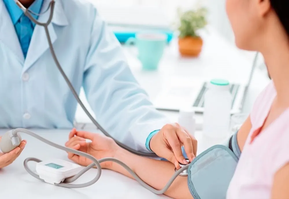 Medicii de familie şi medicii specialişti din ambulatorii refuză să mai semneze contracte cu CAS