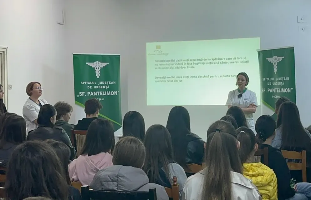 Întâlnire elevi - medici la SJ Focșani