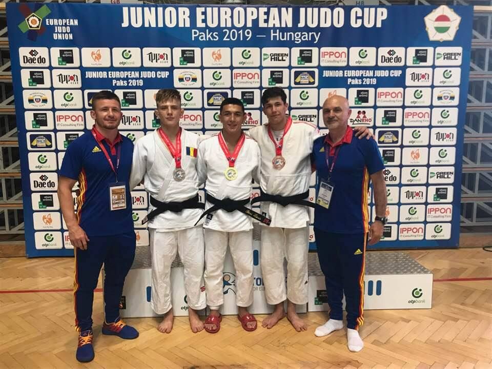 podium judo