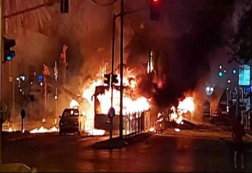 ATAC la Tel Aviv - Ploaie de rachete lansate de grupări palestiniene: Clădiri în flăcări și mai multe victime. Israel a anunțat că va riposta