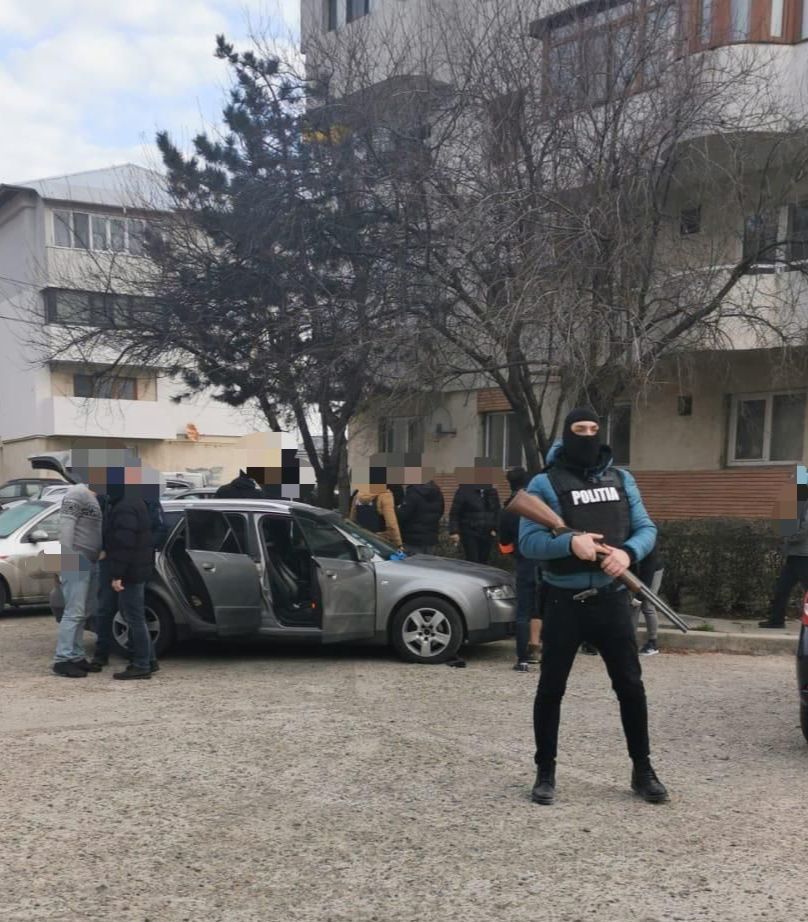 politisti-mascati