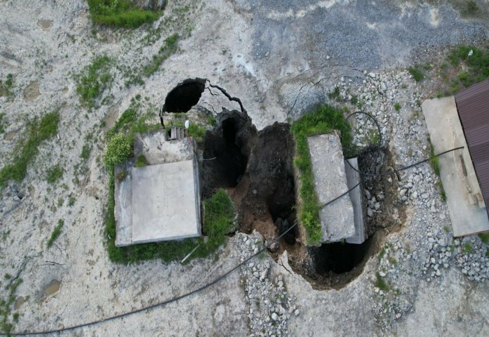 SALROM, ACUZAT CĂ A DAT O CINĂ DE LUX DE 12.000 € ÎN TIMP CE SALINA PRAID SE PRĂBUȘEA