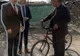 Liberalii îl ironizează pe primarul Misăilă cu o machetă, în mărime naturală, pe care o plimbă prin oraș