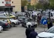 ULTIMA ORĂ Copac doborât de vânt peste mașini, în fața Primăriei