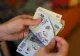 Calcule: cu cât scad salariile din cauza inflației?